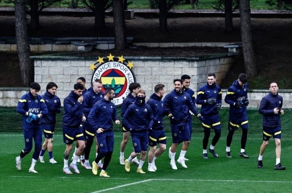 Sevilla Fenerbahçe maçı hangi kanalda, ne zaman ve saat kaçta? İşte UEFA son 16 Sevilla Fenerbahçe maçı 11’leri